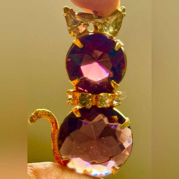 Vintage Purple/Amethyst 1960’s Cat Pendent - Picture 5 of 5